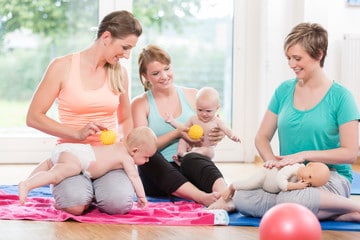 Ateliers massage et psychomotricité parents-bébés